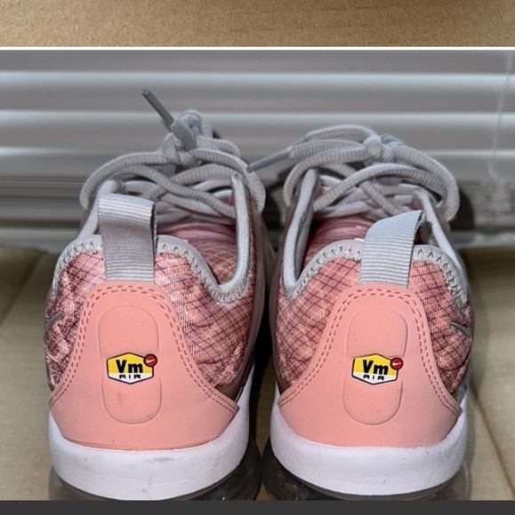 Nike Air VaporMax Plus - Picture 2 of 4